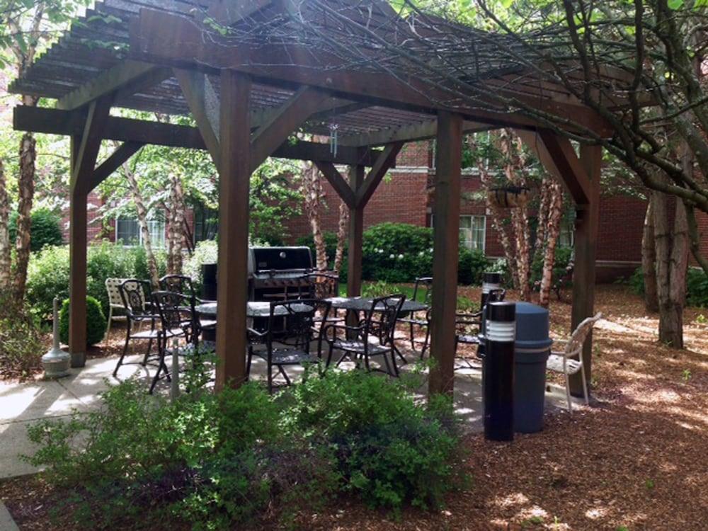 Extended Stay America Suites - Boston - Waltham - 52 4Th Ave Exterior foto