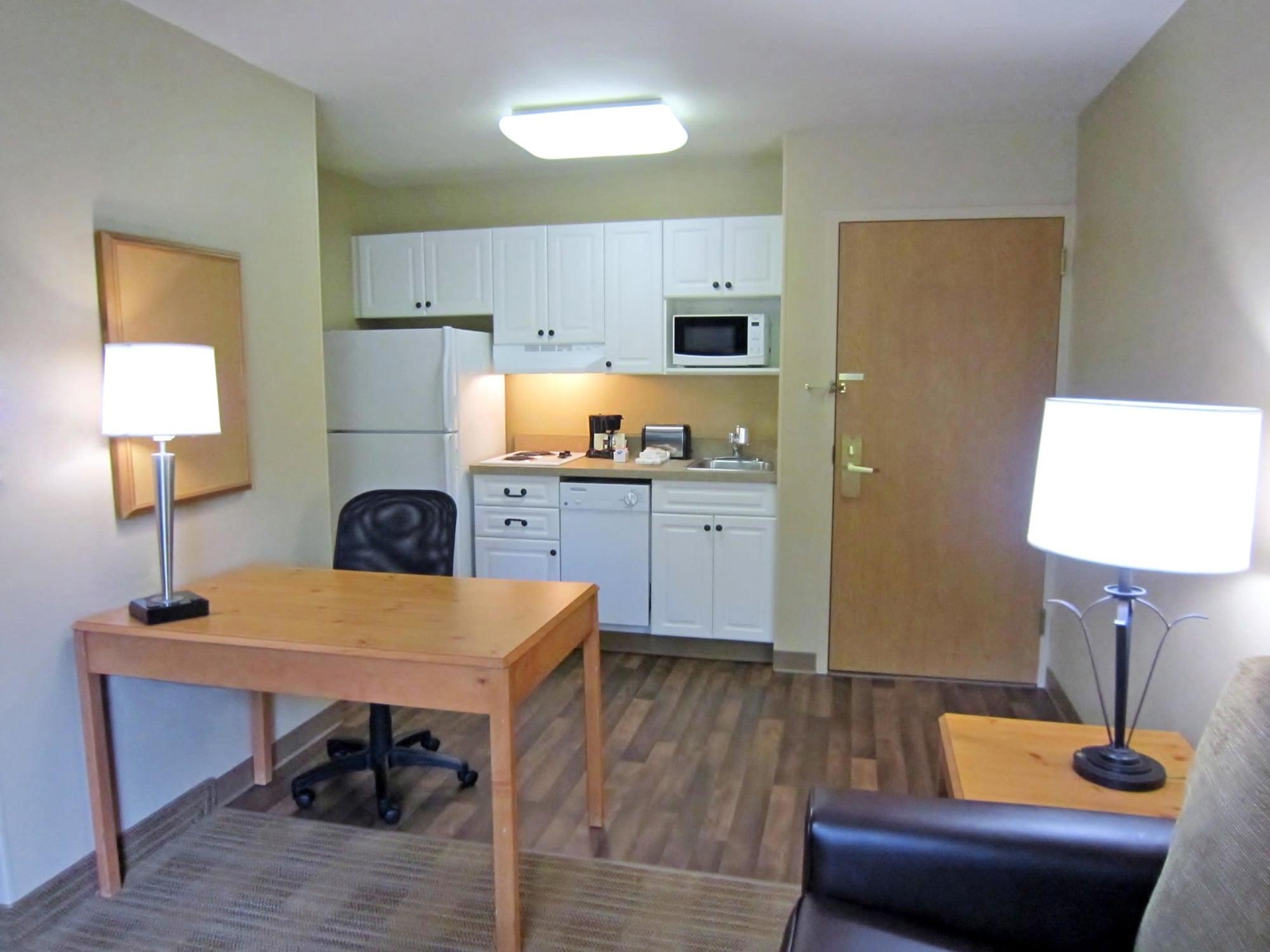 Extended Stay America Suites - Boston - Waltham - 52 4Th Ave Exterior foto