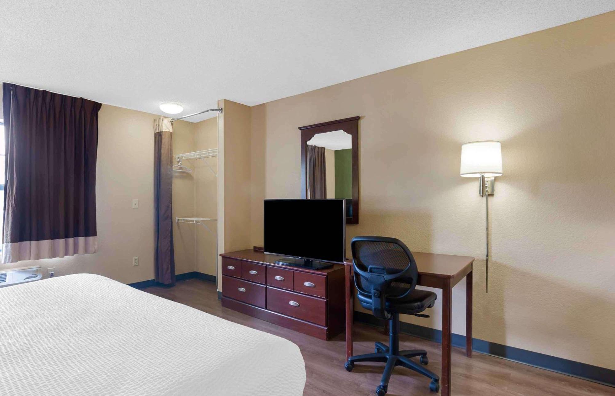 Extended Stay America Suites - Boston - Waltham - 52 4Th Ave Exterior foto