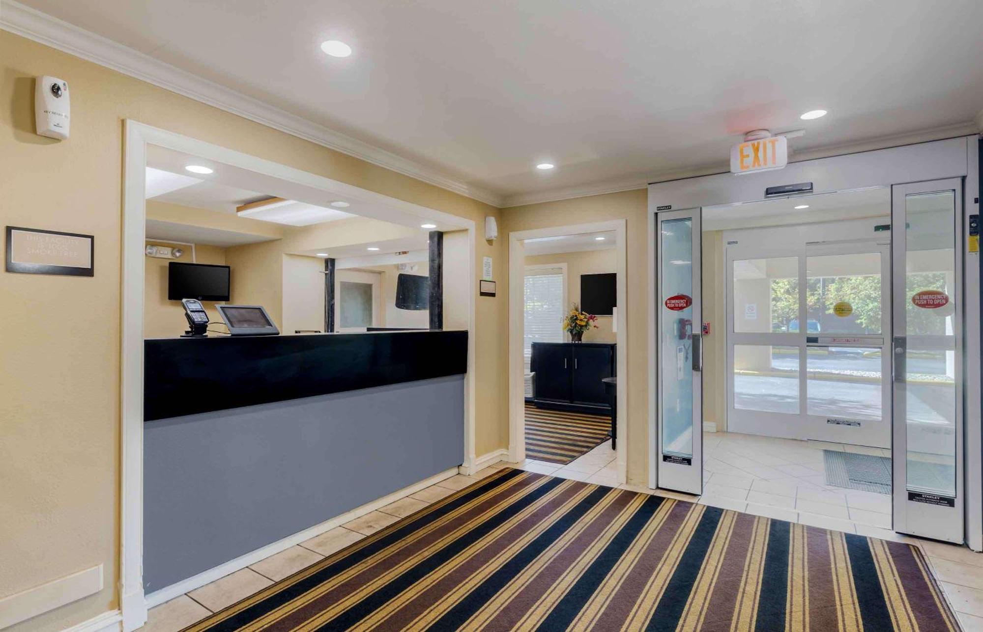Extended Stay America Suites - Boston - Waltham - 52 4Th Ave Exterior foto